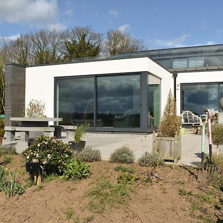 Park Barn Villa Whittington  Bagian luar foto